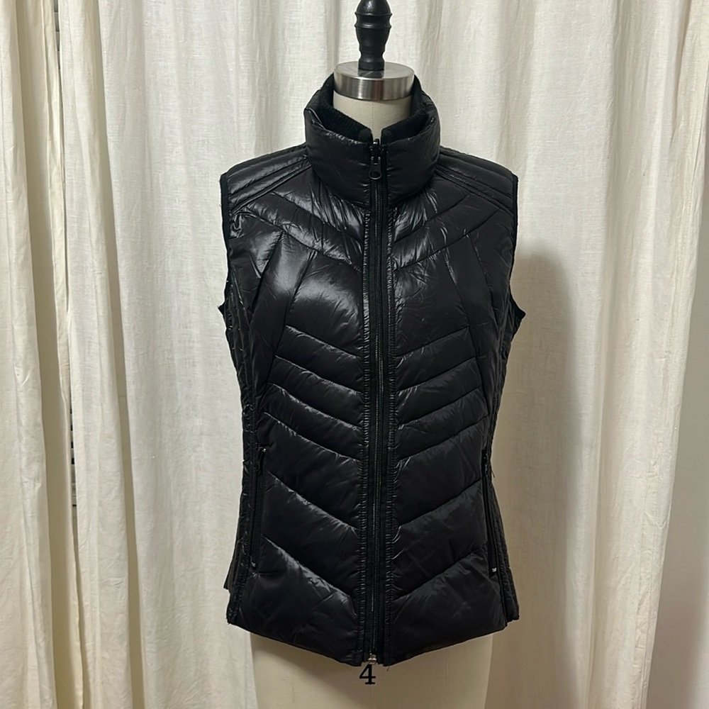 BERNARDO black Quilted Vest